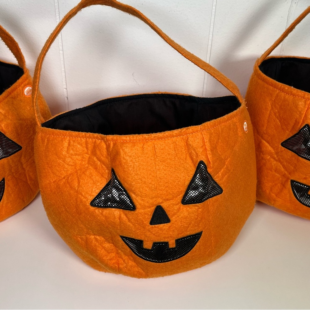Orange & Black Jack O' Lantern Pumpkin Trick-or-Treat Halloween Bag LED Lights